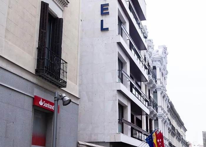 Hotel Serrano
